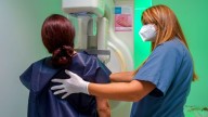 Castilla-La Mancha consolida su liderazgo en la detección precoz del cáncer de mama con más de 114.000 mujeres atendidas al año