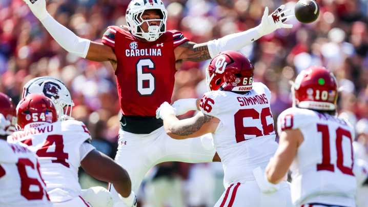 Oklahoma Sooners vs South Carolina Gamecocks in Week 8 SEC football game