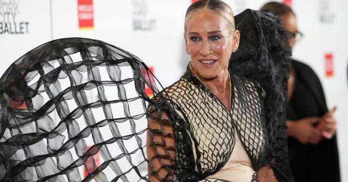 Sarah Jessica Parker’s 3-D Gown Look Will Shut Down Any Red Carpet