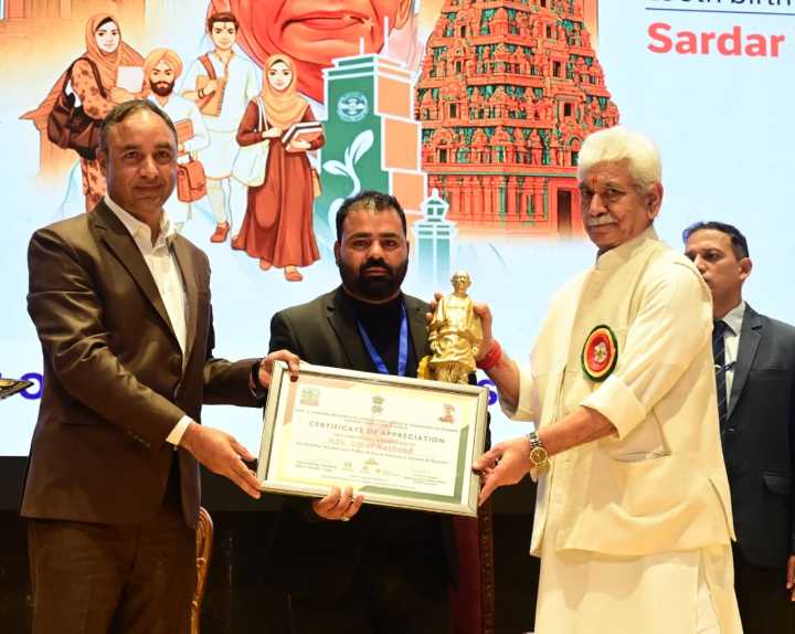 LG Manoj Sinha Addresses SKUAST-Kashmir’s Student Induction Programme