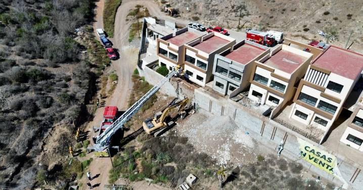 Localizan sin vida a trabajador atrapado en derrumbe