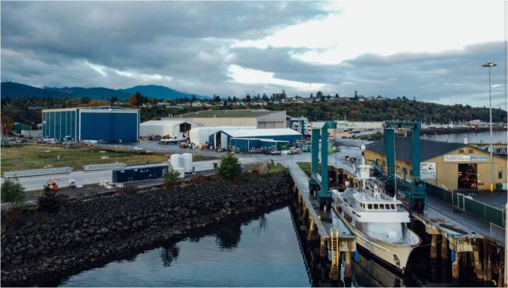 Judge settles permit dispute between boat builder and City