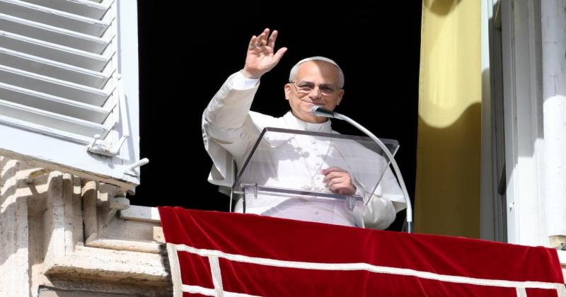 Pope at Angelus: Embrace Humility, Admit Your Faults