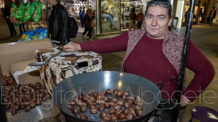 El sabor de las castañas y el olor del otoño regresa a Albacete