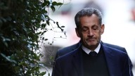 Reos amenazan al expresidente Sarkozy en su primera noche en prisión de París