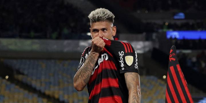 La fotografía viral de Jorge Carrascal junto a una leyenda brasileña luego de clasificar a la final de la Copa Libertadores: “Bestia del fútbol”