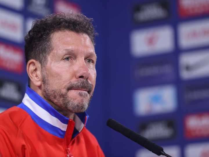 Simeone y un gran elogio para Almeyda, un viejo amigo y futuro rival: "Sevilla juega como era él, con trabajo, compromiso, presión"