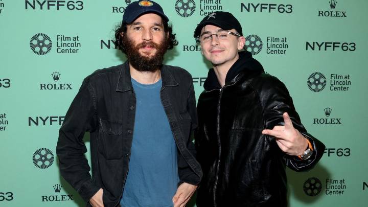 Timothée Chalamet le dice adiós a sus chinos y se rapa la cabeza