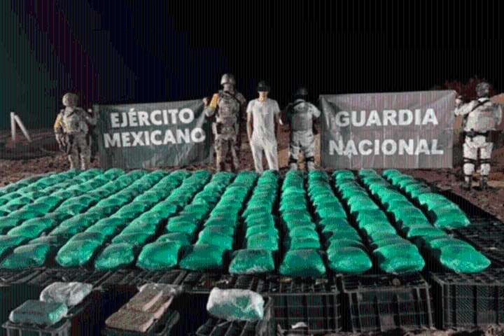 Decomisa Sedena más de una tonelada de droga oculta entre cajas de chile en Sonora
