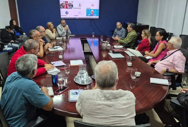 Productores biotecnológicos venezolanos buscan alianza con la OPS para fortalecer servicios de salud