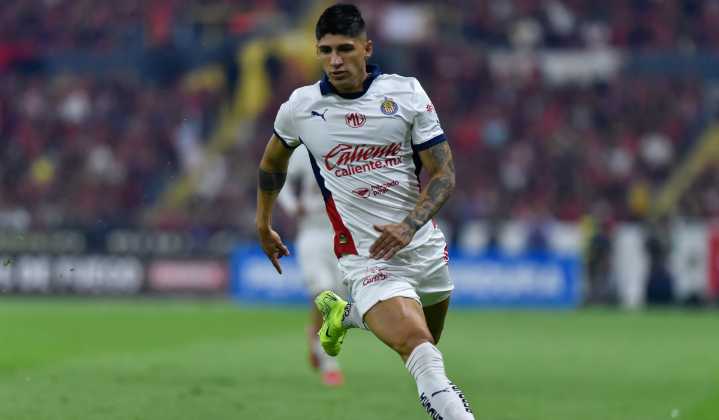 Alan Pulido: de ídolo en Chivas a estar borrado por Milito, así ha sido su crisis de goles