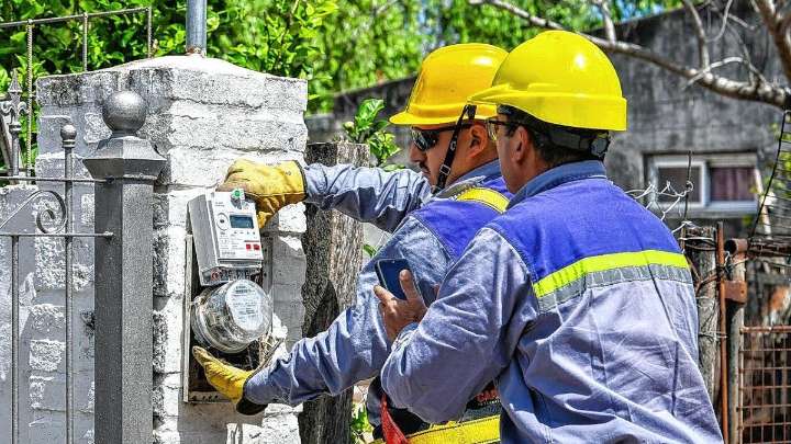 Enersa comienza el recambio con medidores inteligentes en Aldea Brasilera