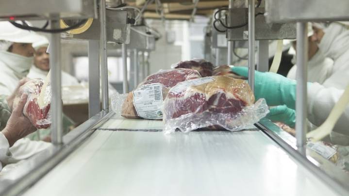 El gobierno de EE.UU. negocia cuadruplicar las importaciones de carne vacuna desde la Argentina