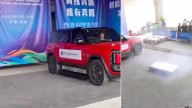 Así es el sistema tipo 'airbag' que China prueba para expulsar baterías quemadas de autos eléctricos