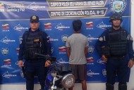 Aprehendido motorizado por maniobras prohibidas y resistencia a la autoridad