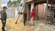 ¡Violaron sellos y siguieron la obra! Capturan a dos personas por construir ilegalmente en reserva ecológica de Usaquén