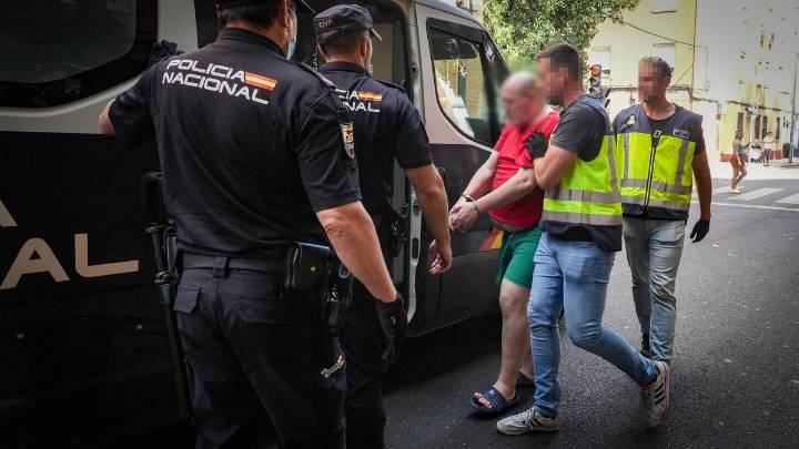 El portavoz de la familia de la funcionaria tras la declaración exculpatoria del padre: "Si el juez no ha cambiado su situación, es porque hay pruebas que lo incriminan"