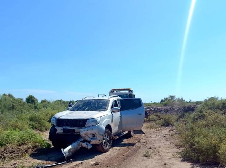 ASEGURAN MATERIAL BÉLICO DENTRO DE VEHÍCULO ROBADO