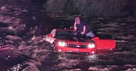Tucson Fire crews rescue driver from Rillito River