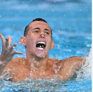 Sí — Gustavo Sánchez sí hizo historia para Colombia en la natación artística. Aquí te resumo los hitos más importantes: