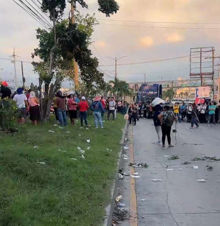 Bloqueada la carretera entre San Pedro Sula y Choloma por protesta de inversionistas de Koriun