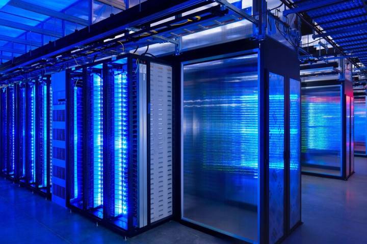 Vivir cerca de los centros de datos ya es una ruina para muchos: la factura de la luz se ha disparado hasta un 267% en EEUU