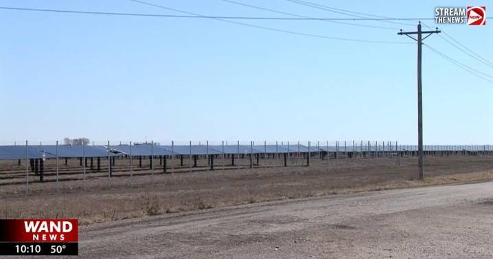 IL House Democrats pass Clean & Reliable Grid Affordability Act, send bill to Senate