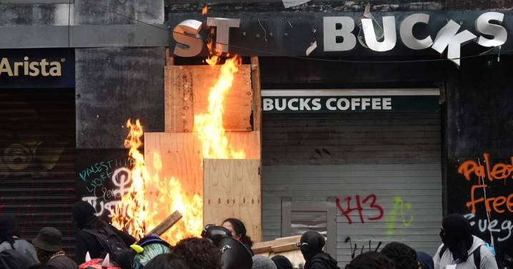 Comerciantes estiman pérdidas de al menos 6 mdp por cada joyería vandalizada en Marcha del 2 de octubre