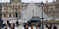 Robo millonario en el Louvre: cuatro hombres permanecen prófugos tras sustraer ocho piezas de la corona francesa