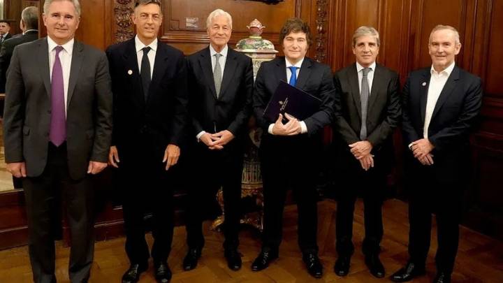 Milei se reunión con el CEO de JP Morgan, en medio de las negociaciones por un crédito