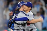 Dodgers’ Yoshinobu Yamamoto stifles Blue Jays in Game 2 to even World Series