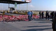 Campesinos Bloquean y Arrojan Cebollas a la Caseta de Calera en Zacatecas