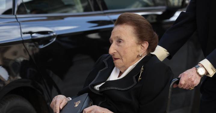 La Infanta Margarita, hermana del Rey Juan Carlos, pasa diez días en la UCI y es trasladada a casa con oxígeno