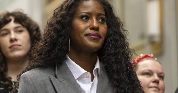 Chicago's Stacy Davis Gates elected to lead Illinois teachers union