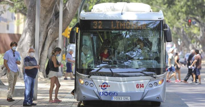Los autobuses C5 y 32 amplían su recorrido en Puerto de la Torre y el Limonar, en Málaga