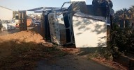 Provoca congestionamiento vial volcadura de camión en bulevar Casa Blanca