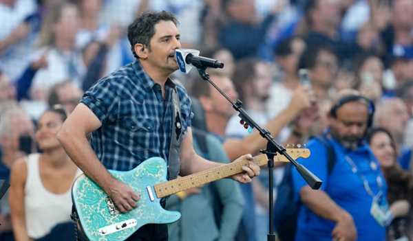 Brad Paisley is 'Mr. More Baseball' after singing national anthem at two World Series marathons