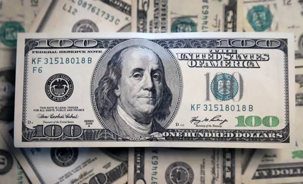 Sube el dólar oficial y repuntan los bonos tras la cumbre Milei