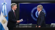 Para contener el dólar, el Tesoro ya vendió más del 60% de las divisas que le había comprado al campo con las retenciones cero