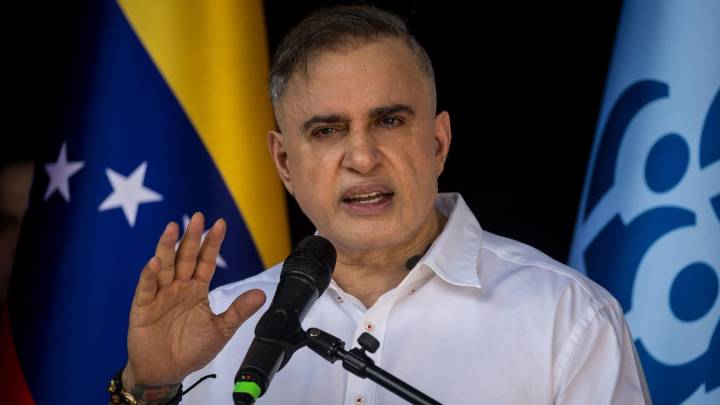 Fiscal Saab descarta participación de gobierno venezolano en crimen de Ojeda y arremete contra Gabriel Borices: "Es un Presidente repudiado (...) Un heredero de Pinochet"