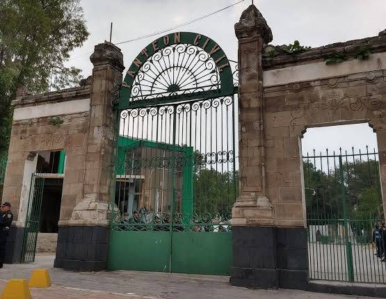 CDMX comenzará identificación de restos en fosa común del Panteón de Dolores