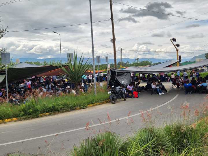 Trasladan mesa tripartita con el magisterio a la Ciudad de Oaxaca