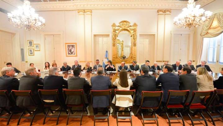 Milei se reunió con los gobernadores para acordar reformas