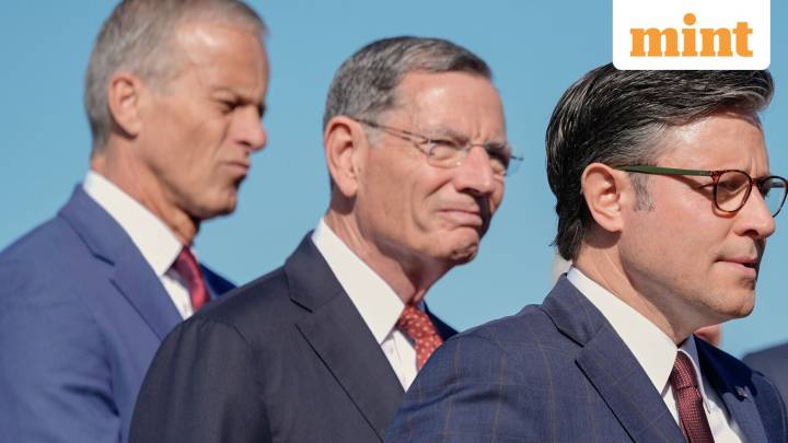 US Government shutdown persists as Senate fails to pass funding bills yet again