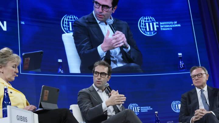Cuerpo defiende el papel del Gobierno en la opa fallida del BBVA sobre el Sabadell