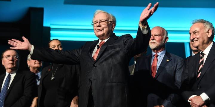 Warren Buffett’s Berkshire Hathaway may have scored a 'genius' win-win in $10 billion acquisition that may be the last big deal of his career