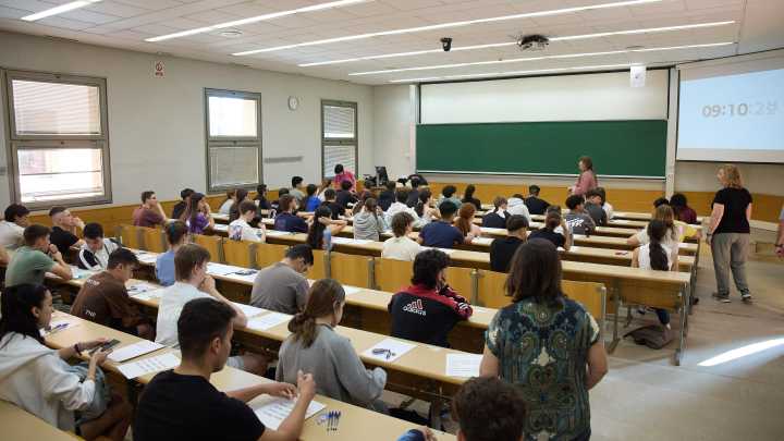 Los decanos de Educación defienden una prueba específica para entrar a Magisterio y que los estudios duren cinco años