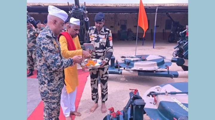 BSF performs ‘Shastra Pooja’ for weapons on India-Pakistan border on Vijayadashami