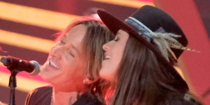 Keith Urban Changed Another Lyric for Maggie Baugh But His Gesture Caught Everyone’s Attention in New Video | Keith Urban, Maggie Baugh, Nicole Kidman | Celebrity News and Gossip | Entertainment, Phot