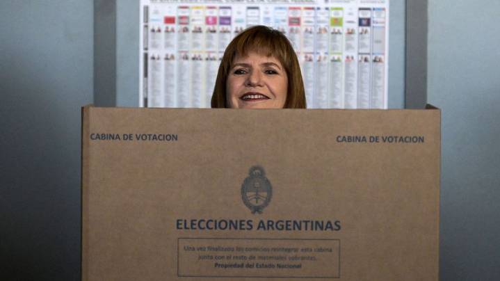 Patricia Bullrich pidió que la gente vaya a votar y reconoció que se equivocó al doblar la boleta